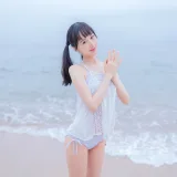 木棉棉《海边白色比基尼》主题写真：30张全套美图