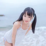 木棉棉《海边白色比基尼》主题写真：30张全套美图