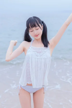 木棉棉《海边白色比基尼》主题写真：30张全套美图