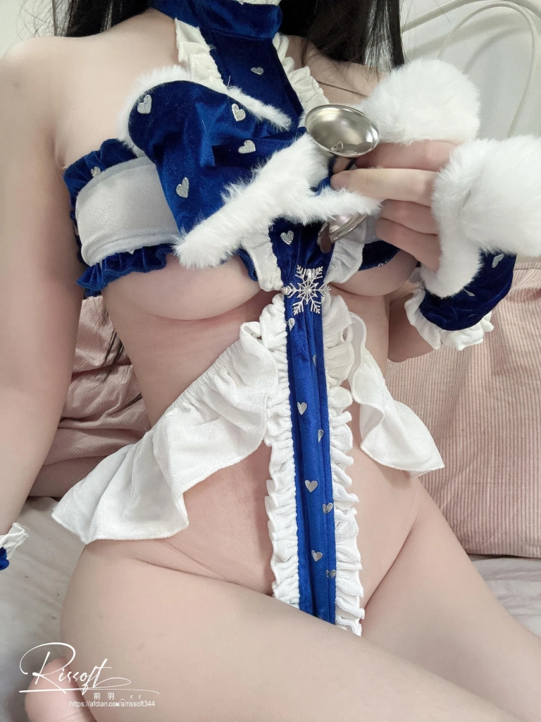 前羽《雪花自拍》主题写真：34张全套美图