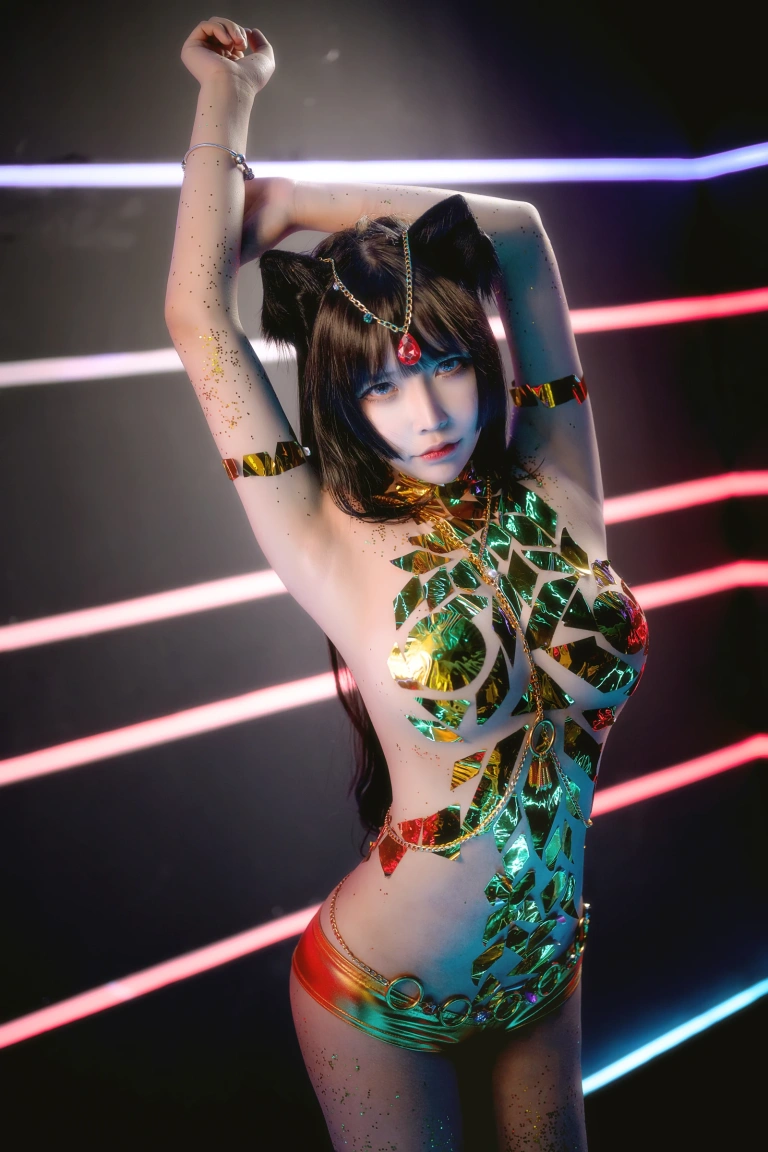 抱走莫子《金色传说》主题写真：35张全套美图