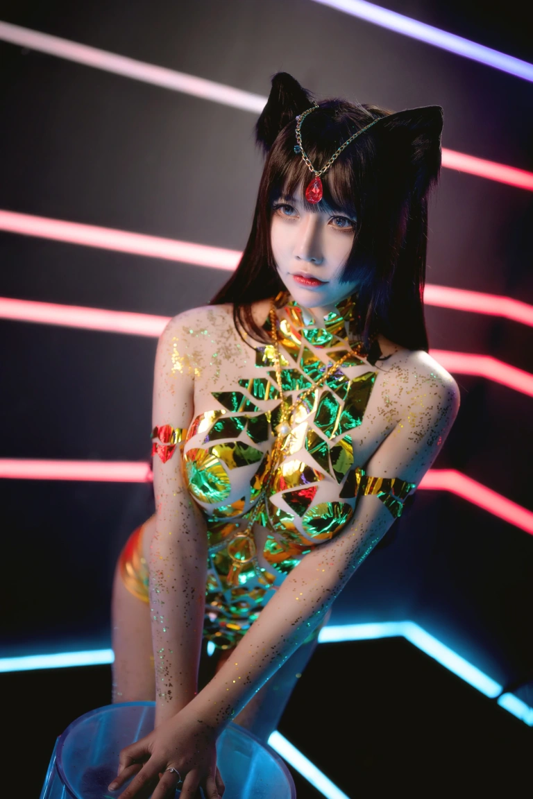抱走莫子《金色传说》主题写真：35张全套美图