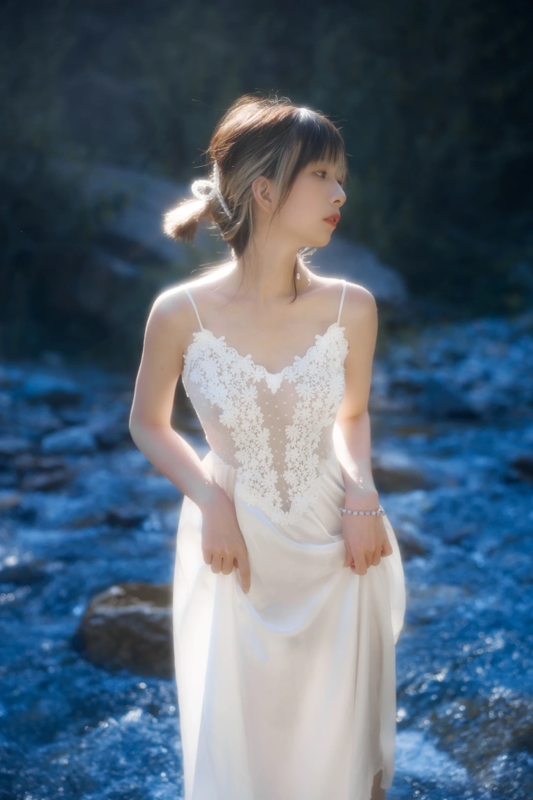清青琴玖《静花照水》主题写真：37张全套美图
