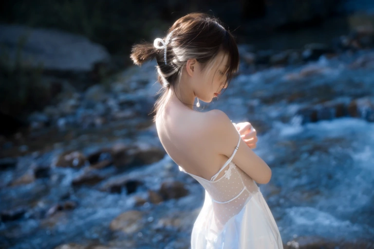 清青琴玖《静花照水》主题写真：37张全套美图