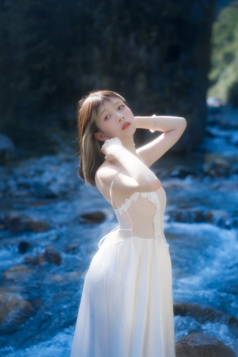 清青琴玖《静花照水》主题写真：37张全套美图
