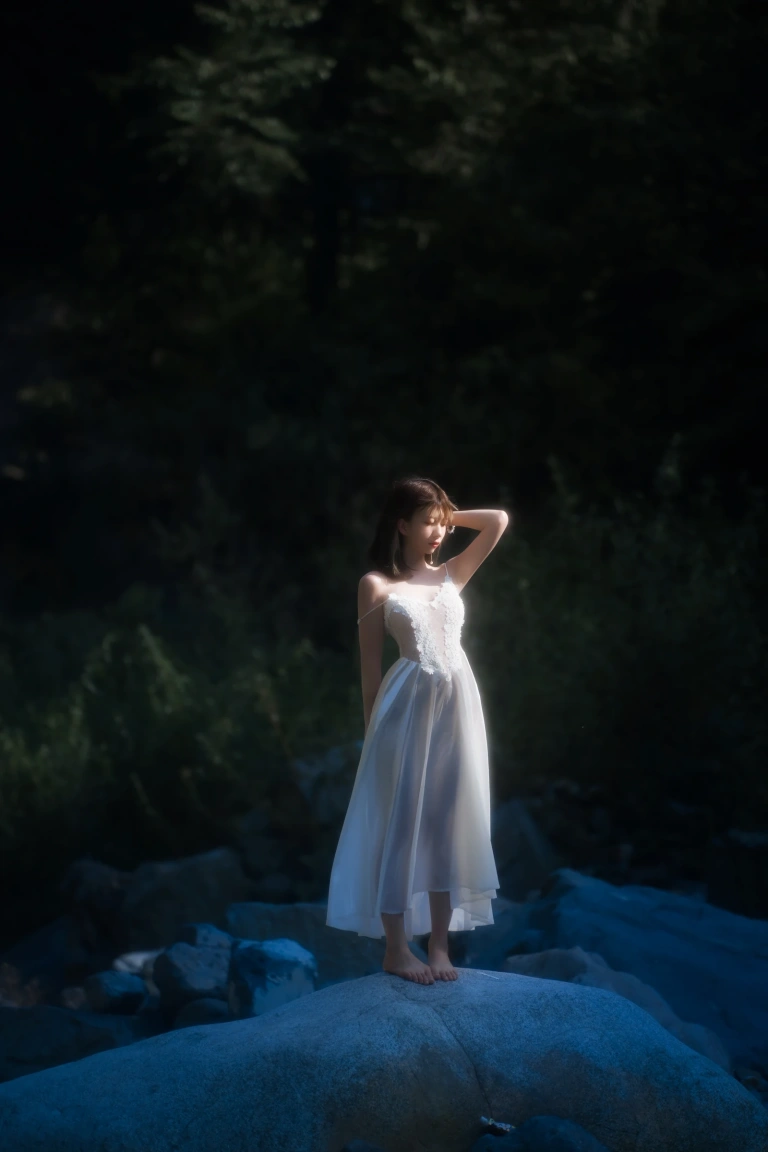 清青琴玖《静花照水》主题写真：37张全套美图