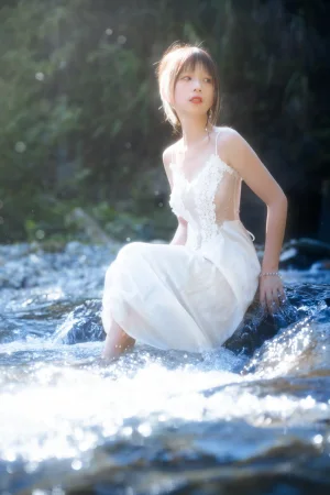 清青琴玖《静花照水》主题写真：37张全套美图