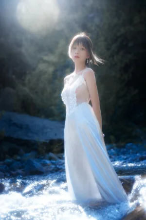 清青琴玖《静花照水》主题写真：37张全套美图