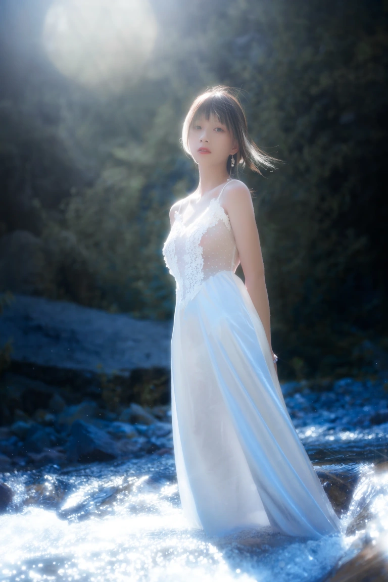 清青琴玖《静花照水》主题写真：37张全套美图