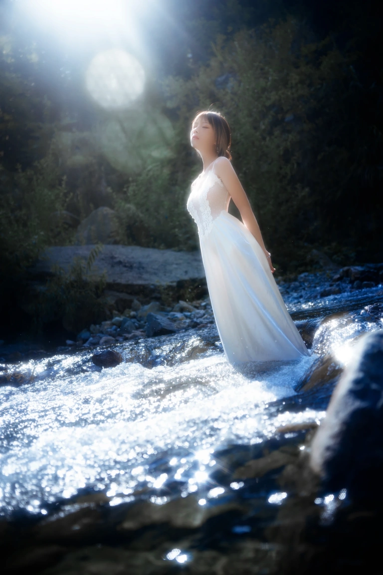 清青琴玖《静花照水》主题写真：37张全套美图