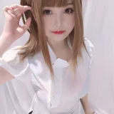 蜜汁猫裘《小护士》主题写真：41张全套美图，含1个视频