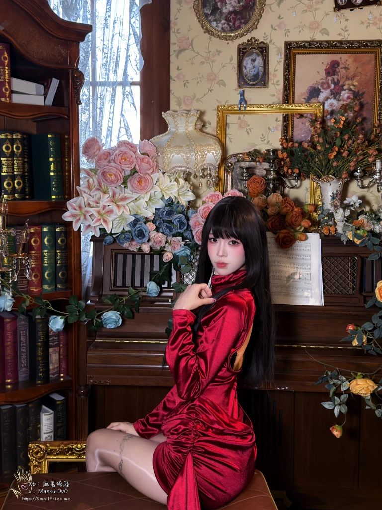 麻薯好吃《酒红礼赞》主题写真：43张全套美图