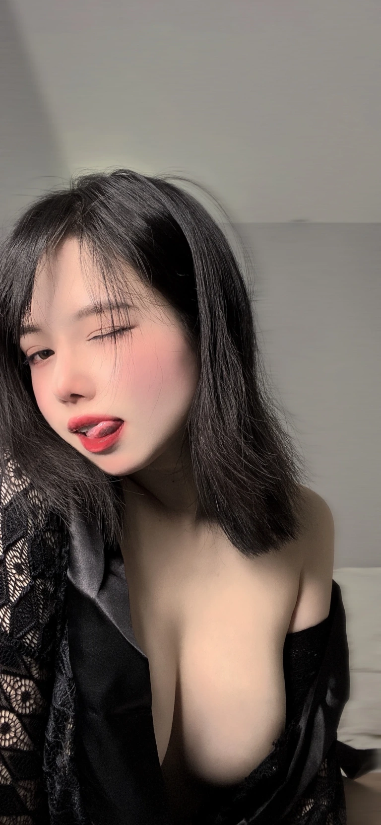 七月喵子《回家的诱惑》主题写真：46张全套美图
