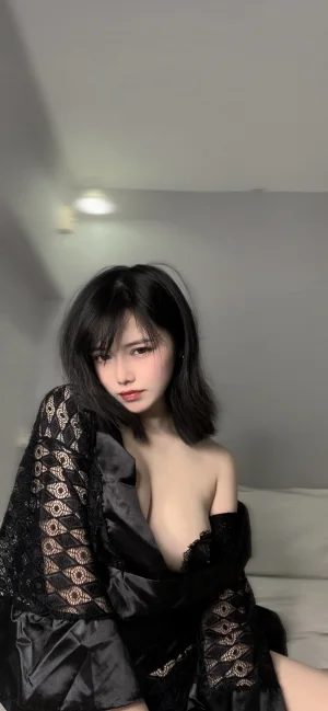 七月喵子《回家的诱惑》主题写真：46张全套美图
