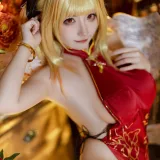 是三不是世《佣兵金发旗袍》主题写真：54张全套美图