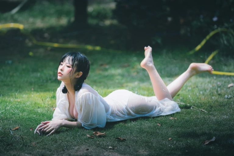 清水由乃《湿水洛丽塔》主题写真：61张全套美图，含1个视频