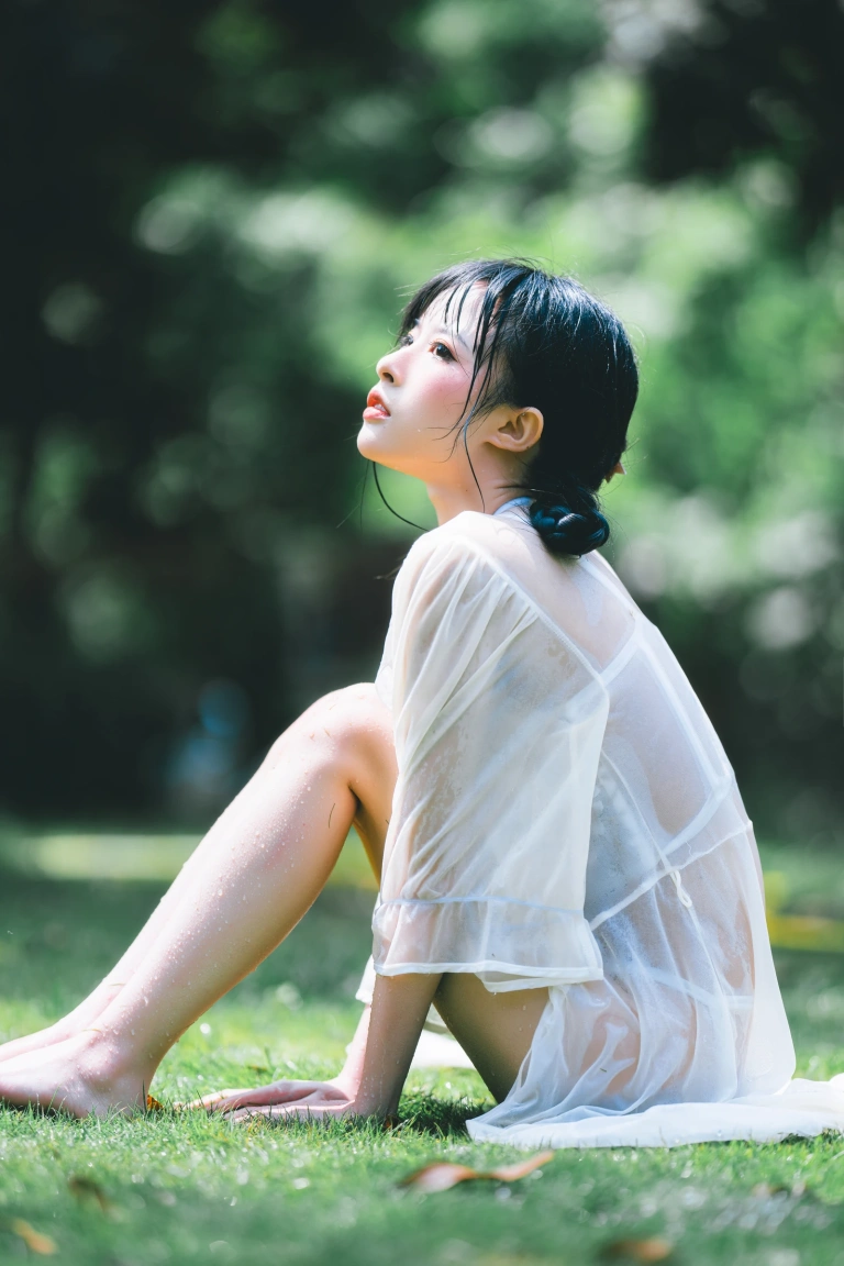 清水由乃《湿水洛丽塔》主题写真：61张全套美图，含1个视频