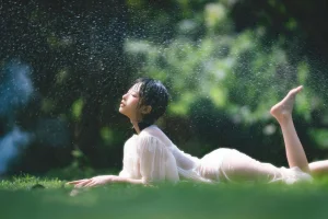 清水由乃《湿水洛丽塔》主题写真：61张全套美图，含1个视频
