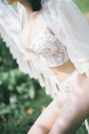 清水由乃《湿水洛丽塔》主题写真：61张全套美图，含1个视频