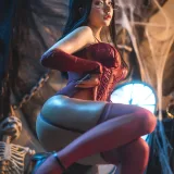 是一只熊仔《红色corset》主题写真：42张全套美图