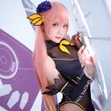 瓜希酱《LUKA 赛车》主题写真：22张全套美图