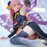 瓜希酱《LUKA 赛车》主题写真：22张全套美图