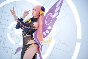 瓜希酱《LUKA 赛车》主题写真：22张全套美图