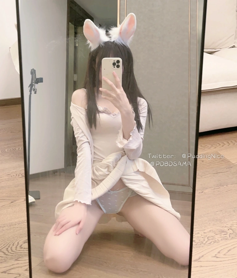 布丁大法《S3糯米糕》主题写真：35张全套美图，含3个视频