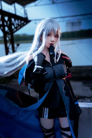 桜桃喵《斯卡蒂》主题写真：16张全套美图