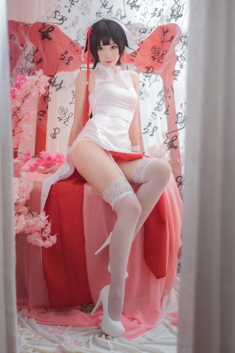 面饼仙儿《高雄旗袍》主题写真：20张全套美图