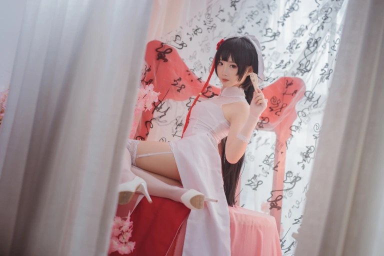 面饼仙儿《高雄旗袍》主题写真：20张全套美图