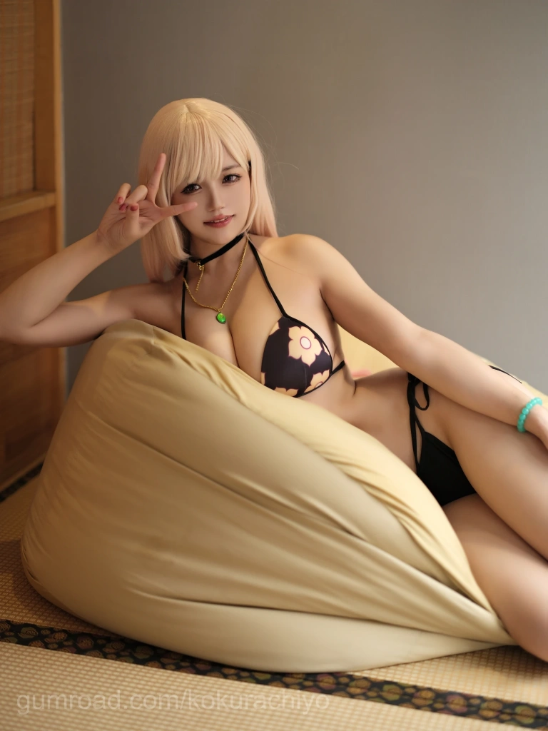 小仓千代《喜多川海夢泳装》主题写真：22张全套美图