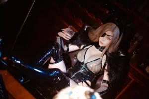 一北亦北《玄狼》主题写真：25张全套美图