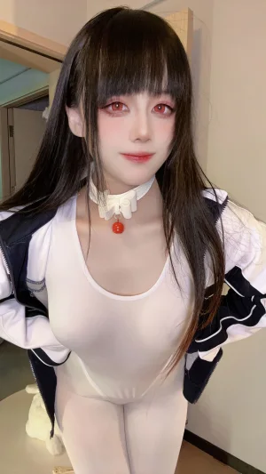 九言《白色体操服》主题写真：31张全套美图，含5个视频