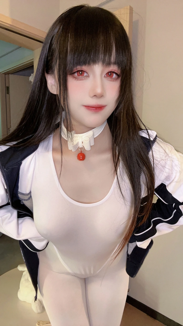 九言《白色体操服》主题写真：31张全套美图，含5个视频