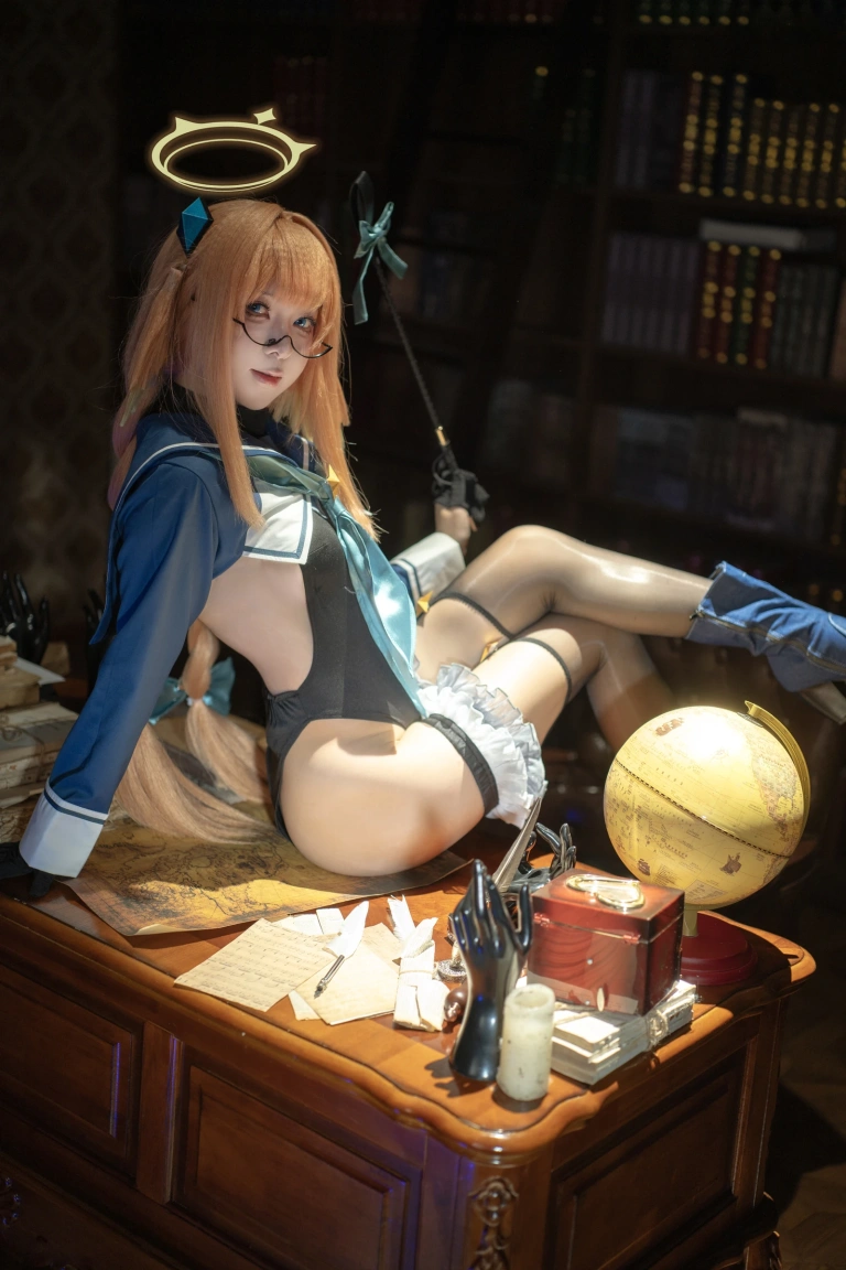 矢量鱼《蔚蓝档案 志美子》主题写真：50张全套美图