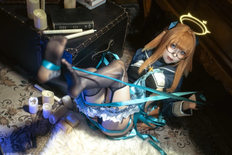 矢量鱼《蔚蓝档案 志美子》主题写真：50张全套美图