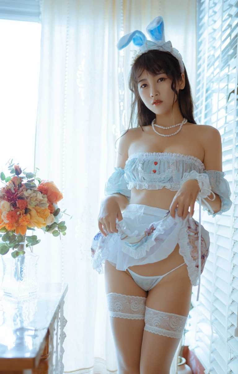 不呆猫《兔子女友》主题写真：55张全套美图