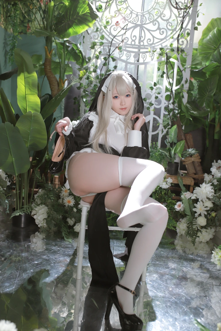 朝霧愛《修女》主题写真：56张全套美图