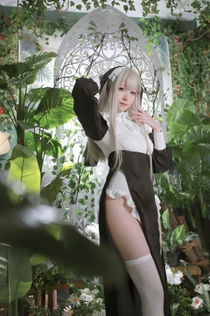 朝霧愛《修女》主题写真：56张全套美图