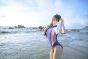 抱走莫子《竞技泳衣》主题写真：69张全套美图，含3个视频