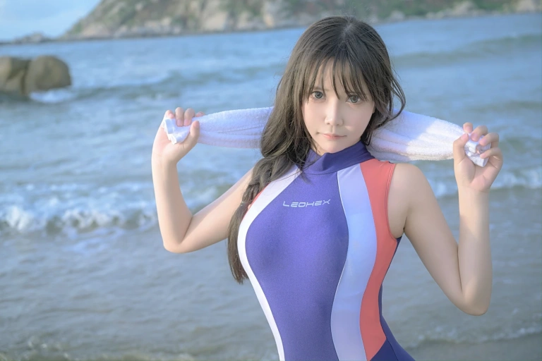 抱走莫子《竞技泳衣》主题写真：69张全套美图，含3个视频