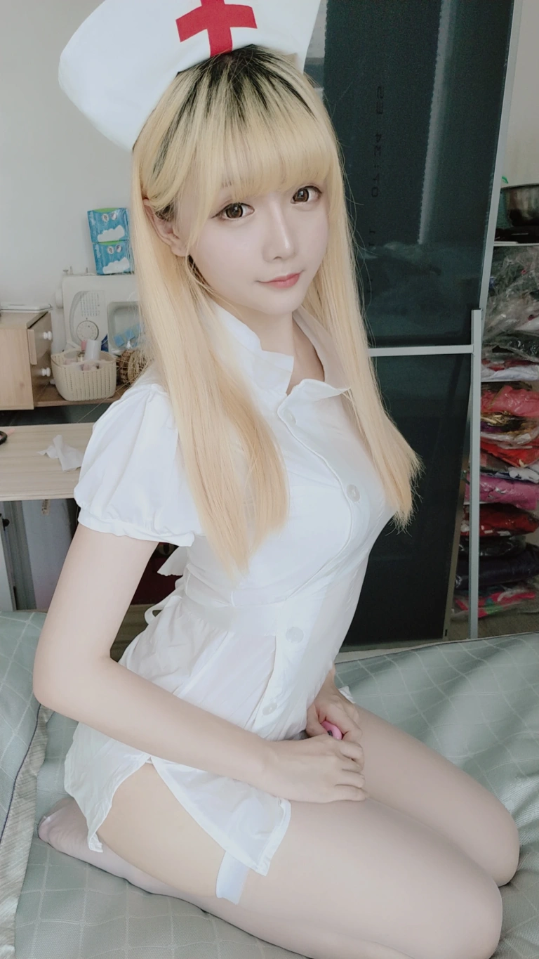 星之迟迟《定制 6-23 护士》主题写真：61张全套美图，含1个视频
