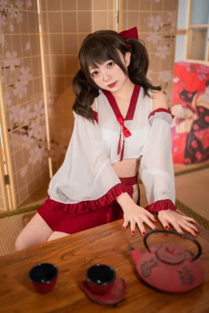 花铃《小巫女》主题写真：85张全套美图