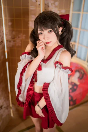 花铃《小巫女》主题写真：85张全套美图