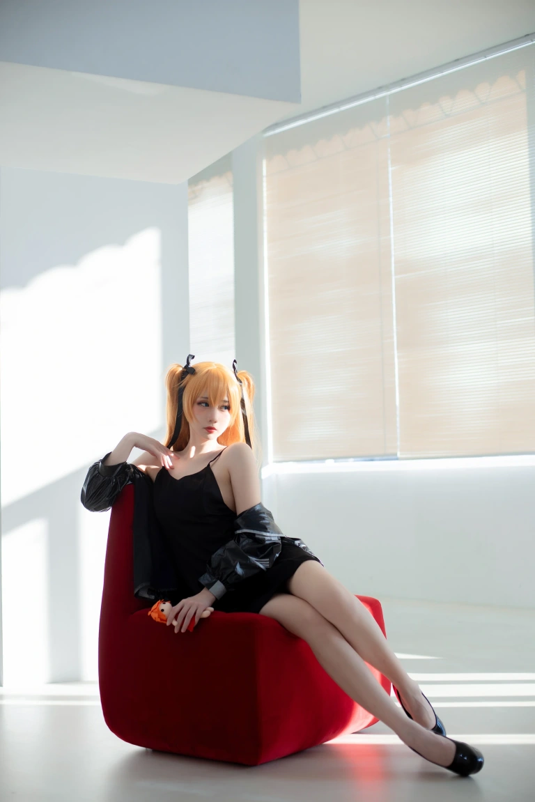 焖焖碳《EVA 明日香》主题写真：29张全套美图