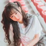 木棉棉《灰色JK制服》主题写真：38张全套美图
