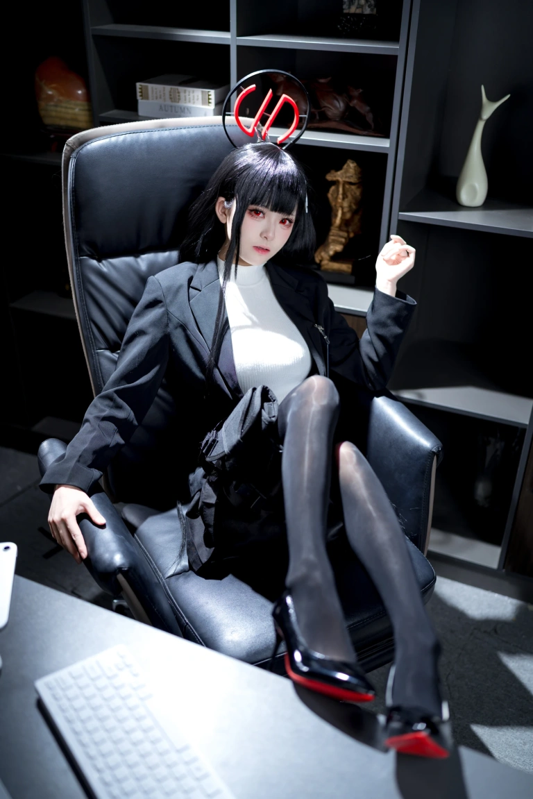九柒喵《蔚蓝档案 调月莉音OL》主题写真：64张全套美图