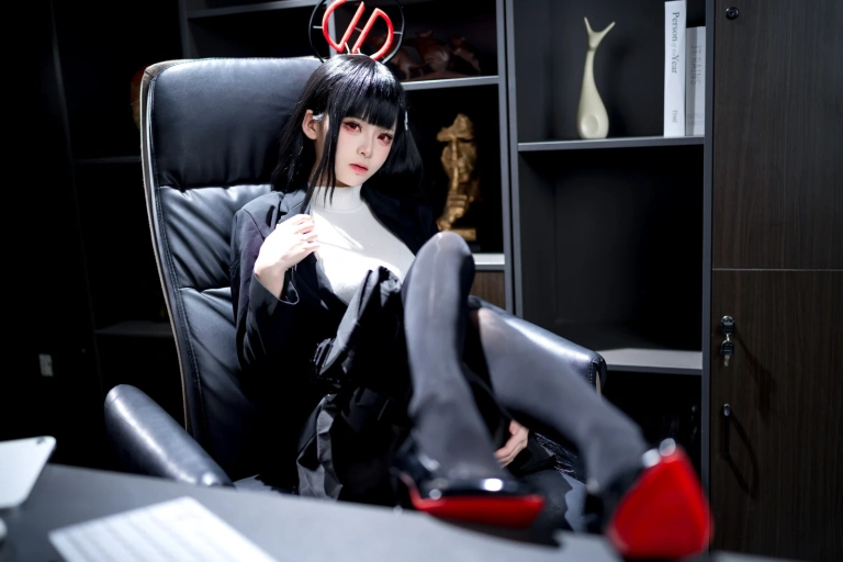 九柒喵《蔚蓝档案 调月莉音OL》主题写真：64张全套美图