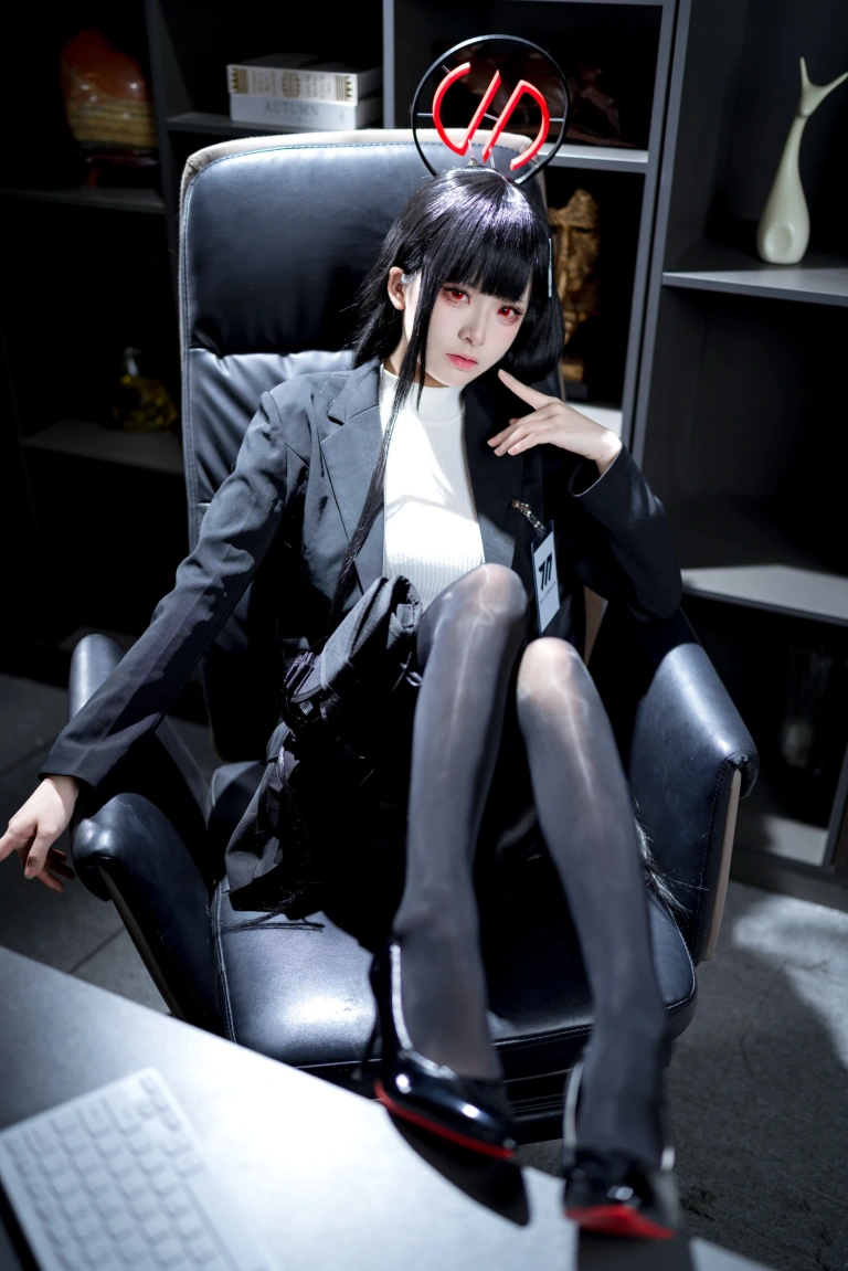 九柒喵《蔚蓝档案 调月莉音OL》主题写真：64张全套美图
